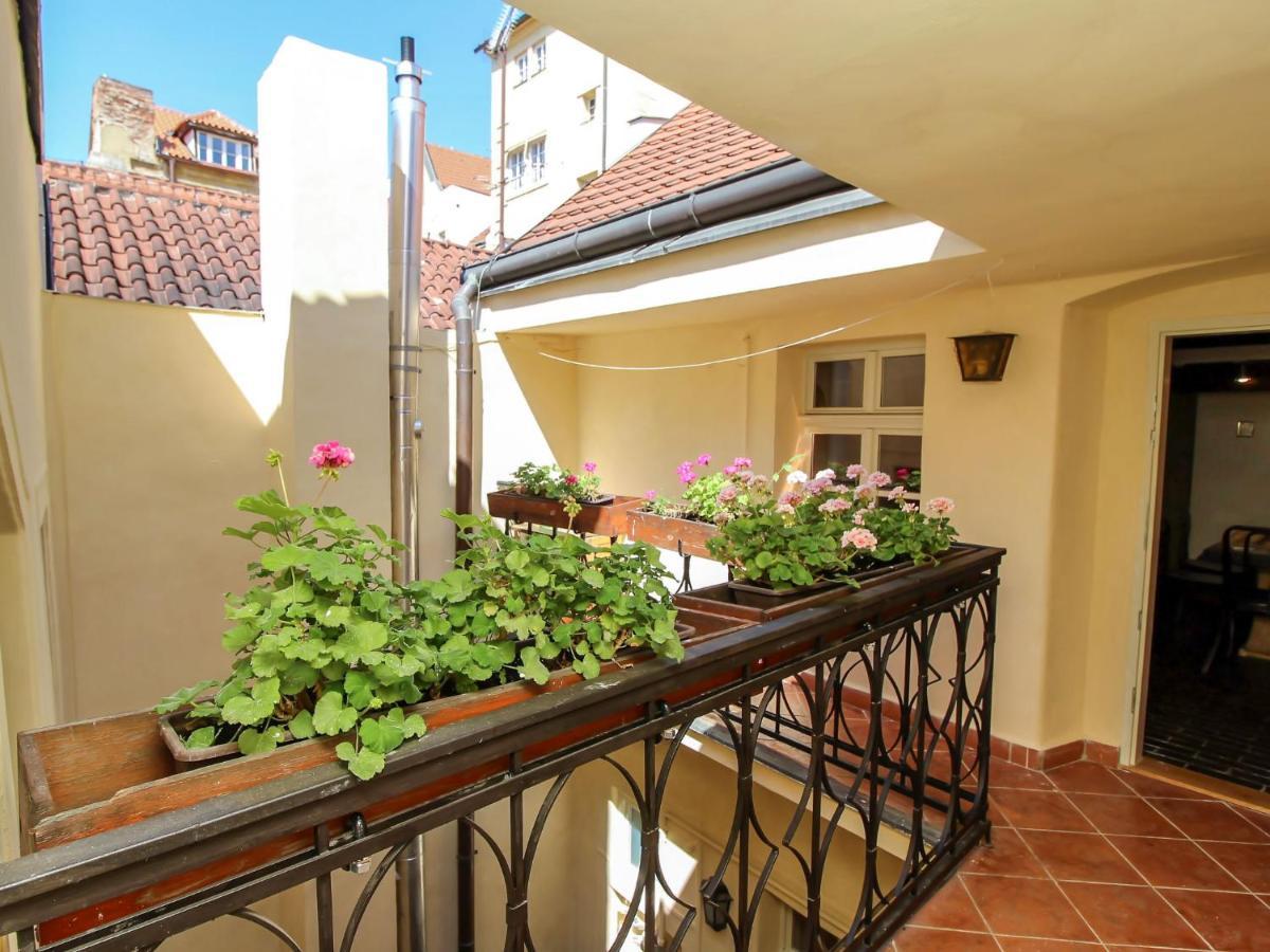 Apartment Nerudova By Interhome Praga Exterior foto