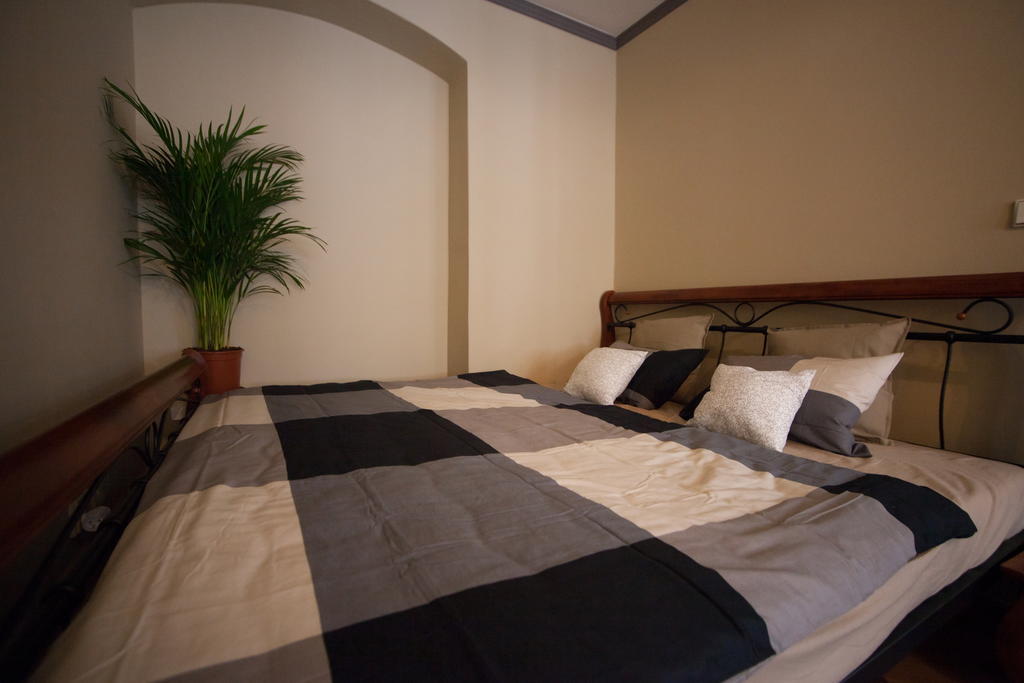 Apartment Nerudova By Interhome Praga Habitación foto